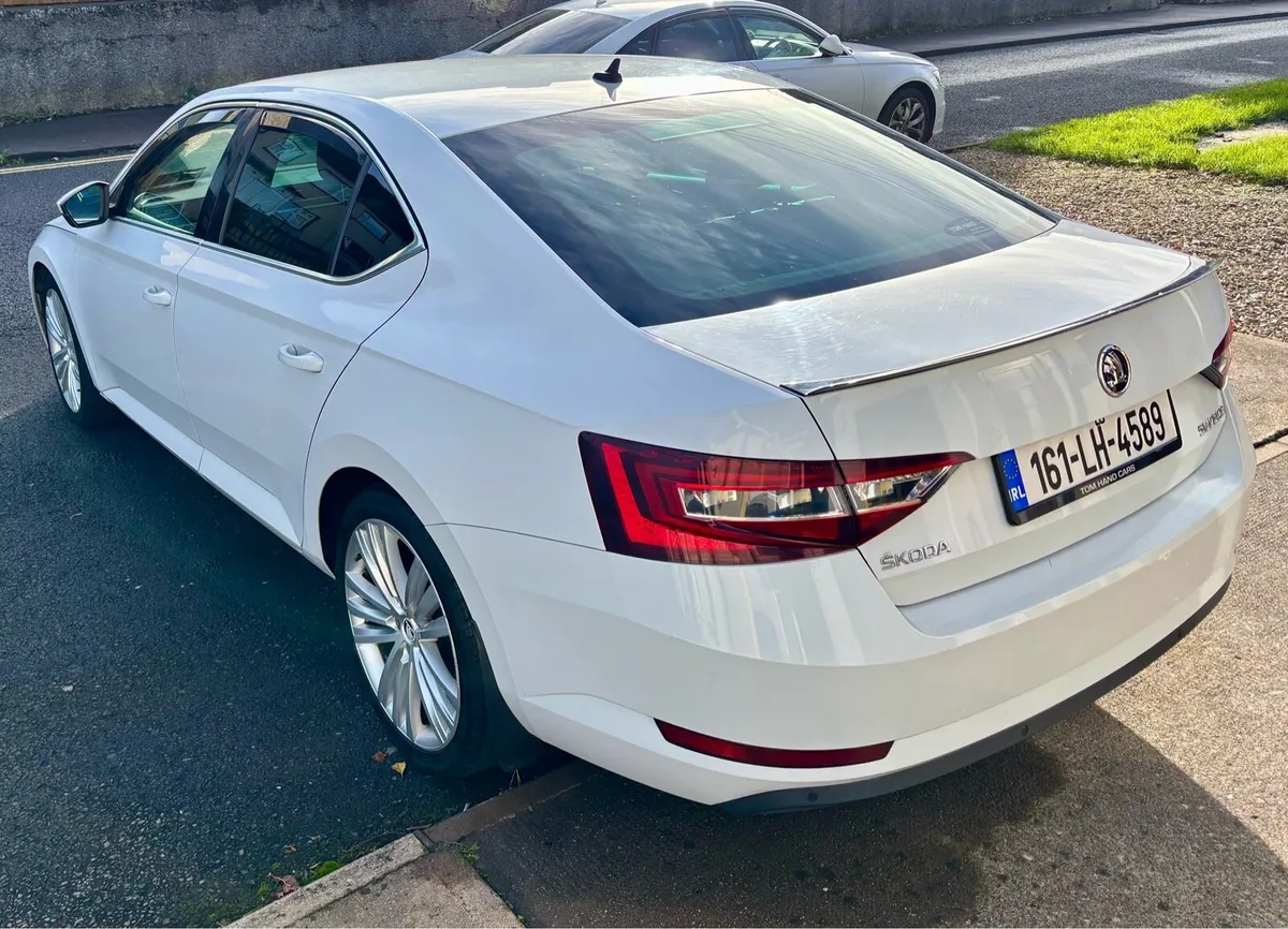 2016 Skoda superb 2.0 TDI SE L EXECUTIVE - Image 4