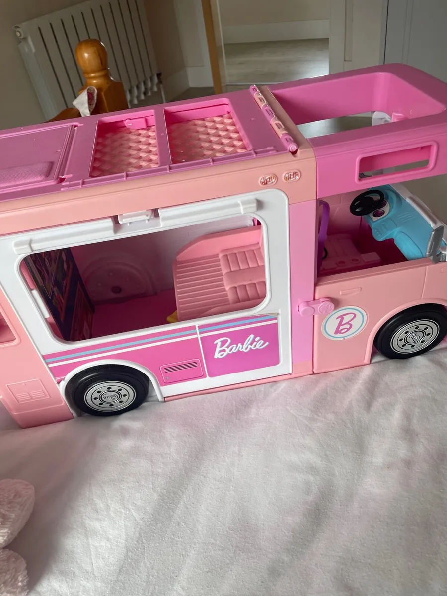 Barbies Dream house - Image 2