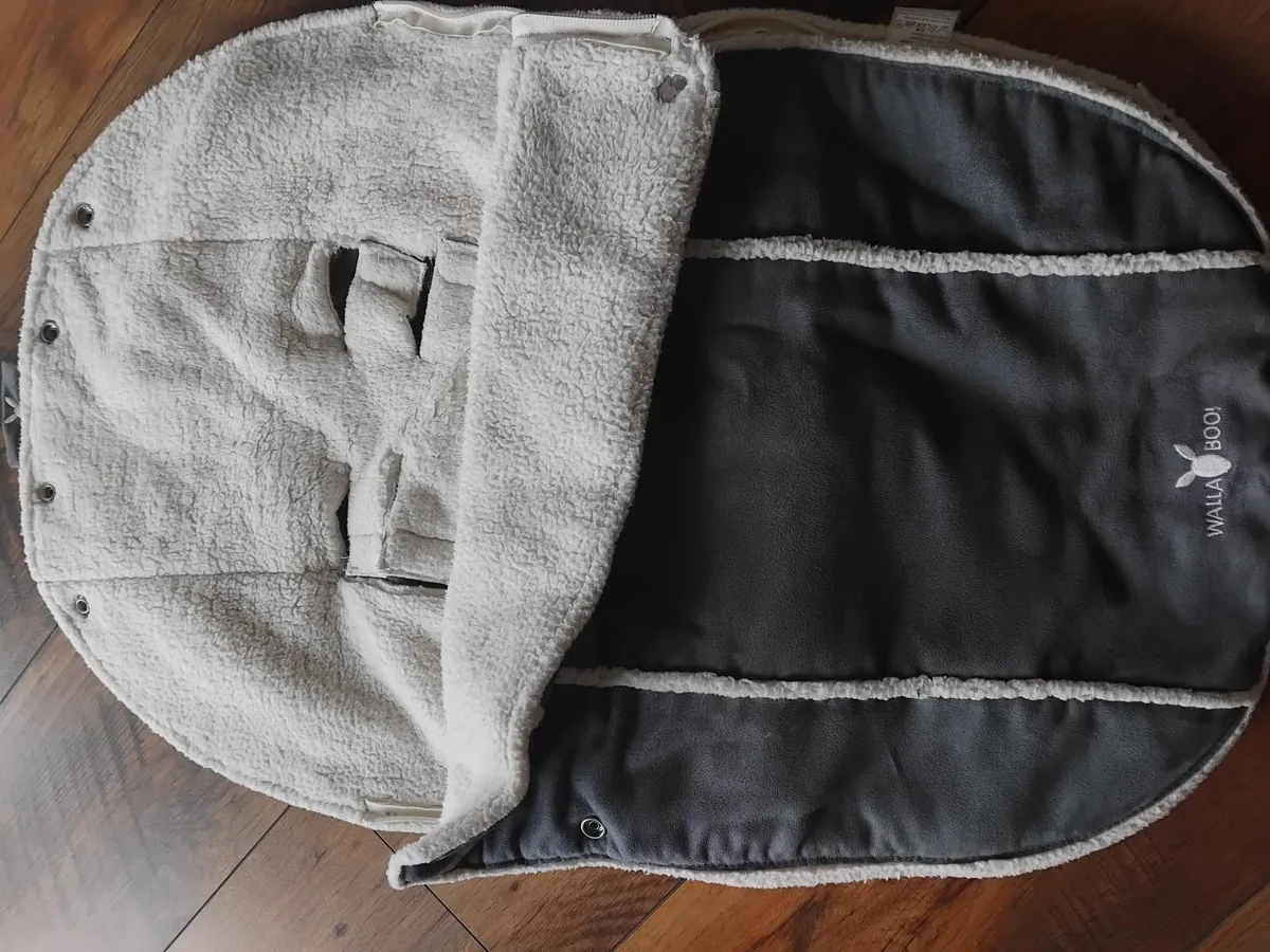Carseat footmuff - Image 2