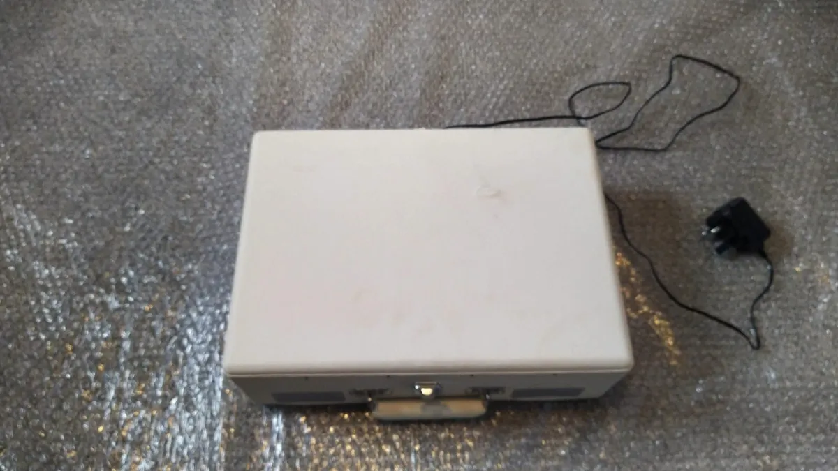 Vinyl Record Player - Image 1