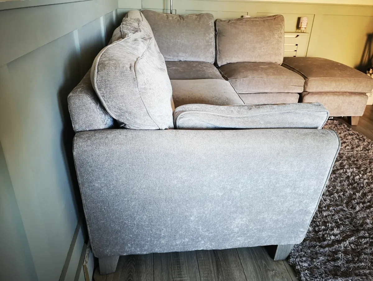 Grey / silver corner sofa with foot rest - Image 3
