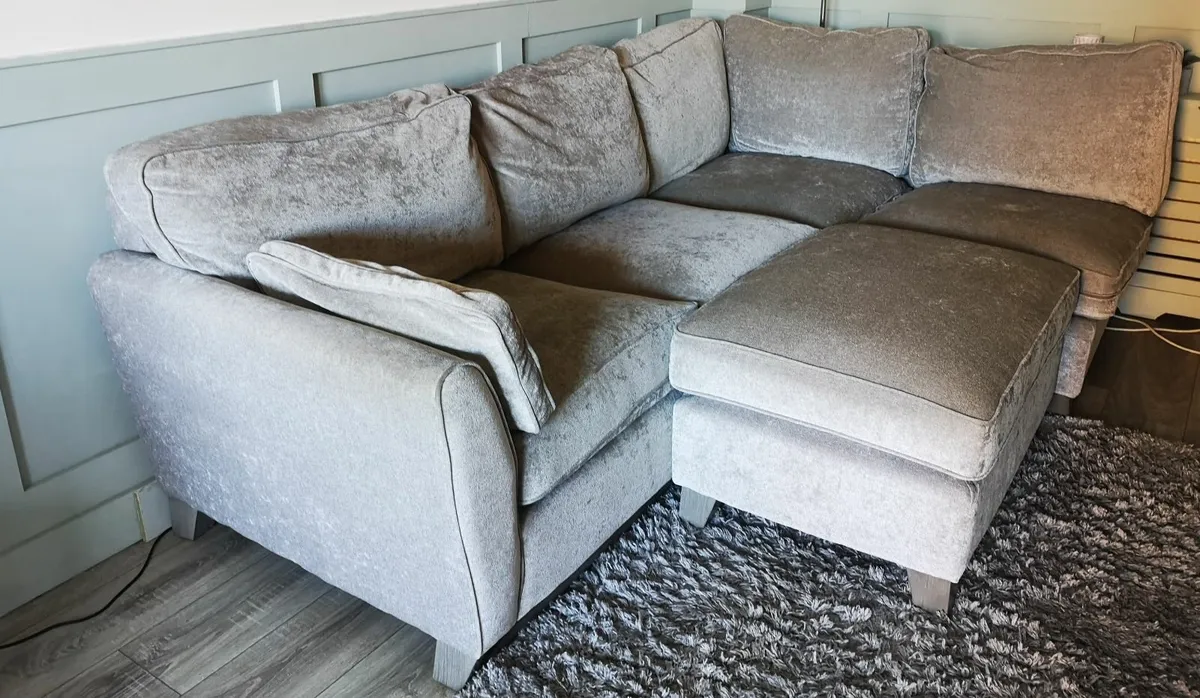 Grey / silver corner sofa with foot rest - Image 4