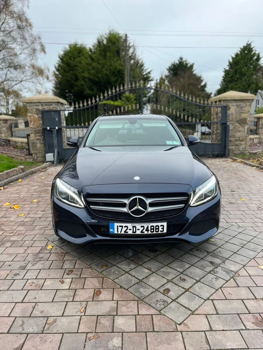 (172) Mercedes C CLASS Night Edition WITH LOW KMS - Image 4