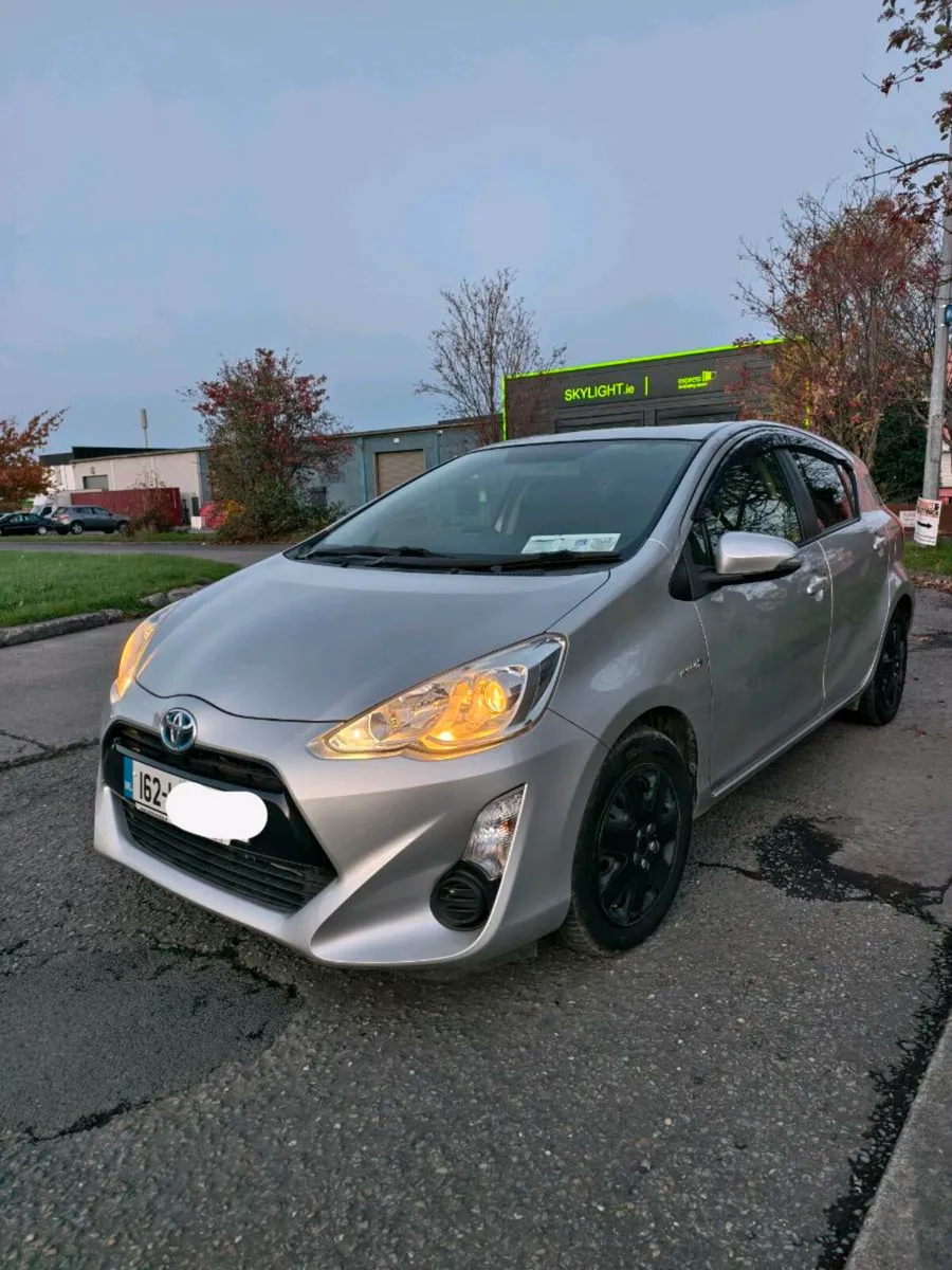 Automatic hybrid Toyota Aqua Inmobilizer and alarm - Image 1