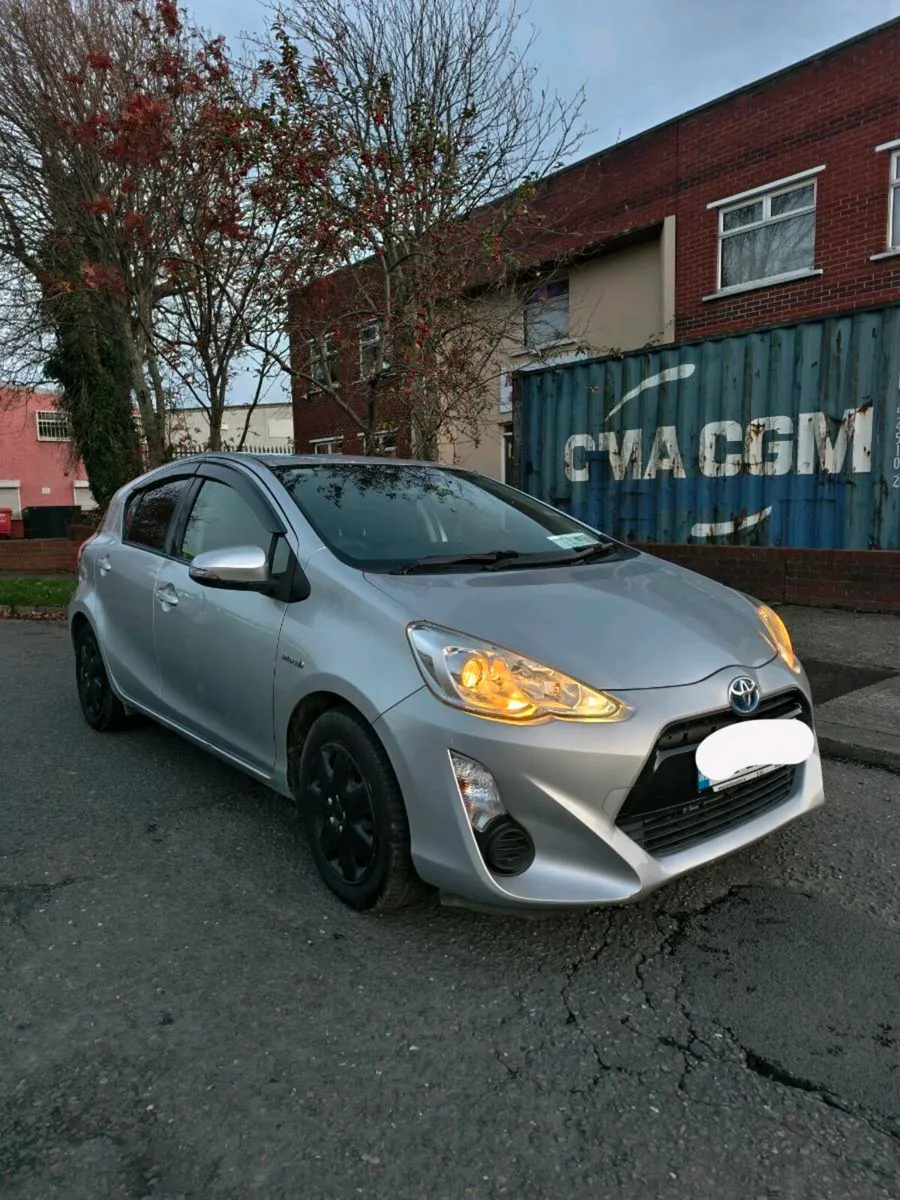 Automatic hybrid Toyota Aqua Inmobilizer and alarm - Image 3