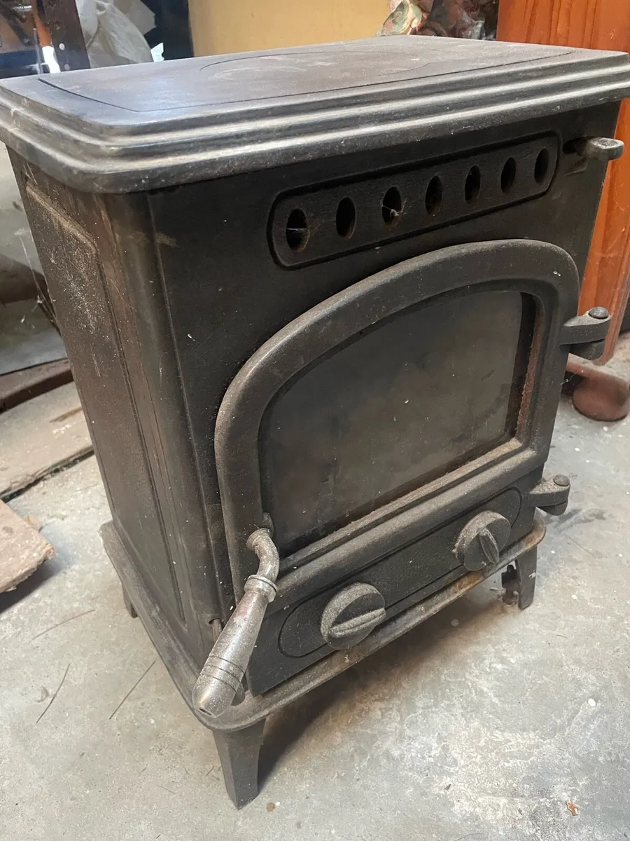 Wood stove - Image 1