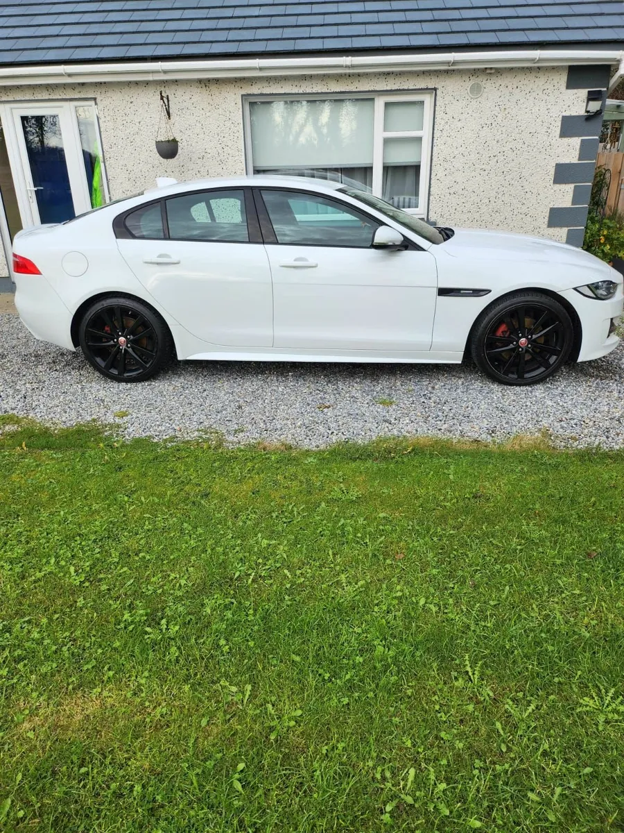 Jaguar XE 2016 - Image 4