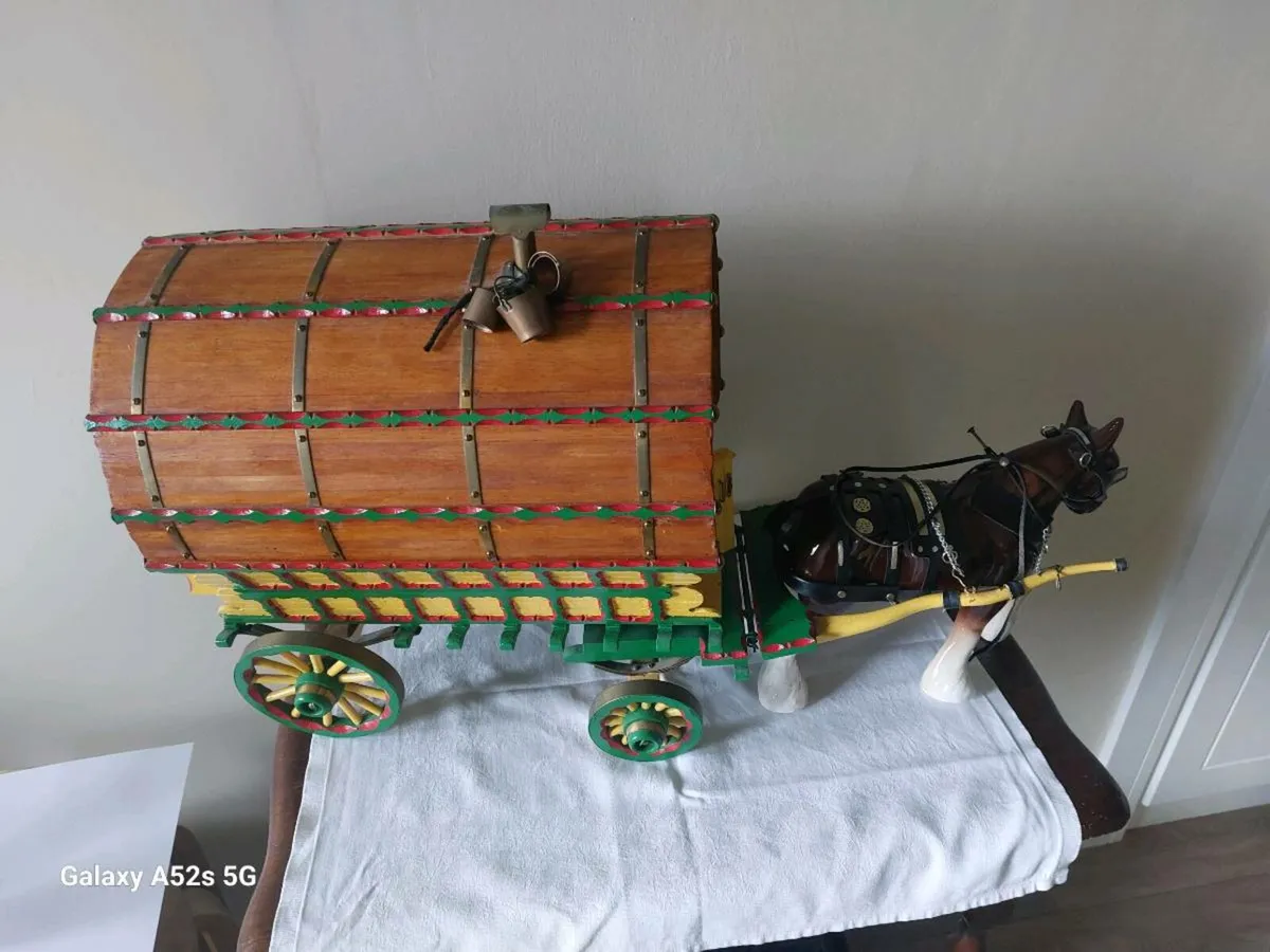 "Romany Rose" gypsy wagon - Image 1