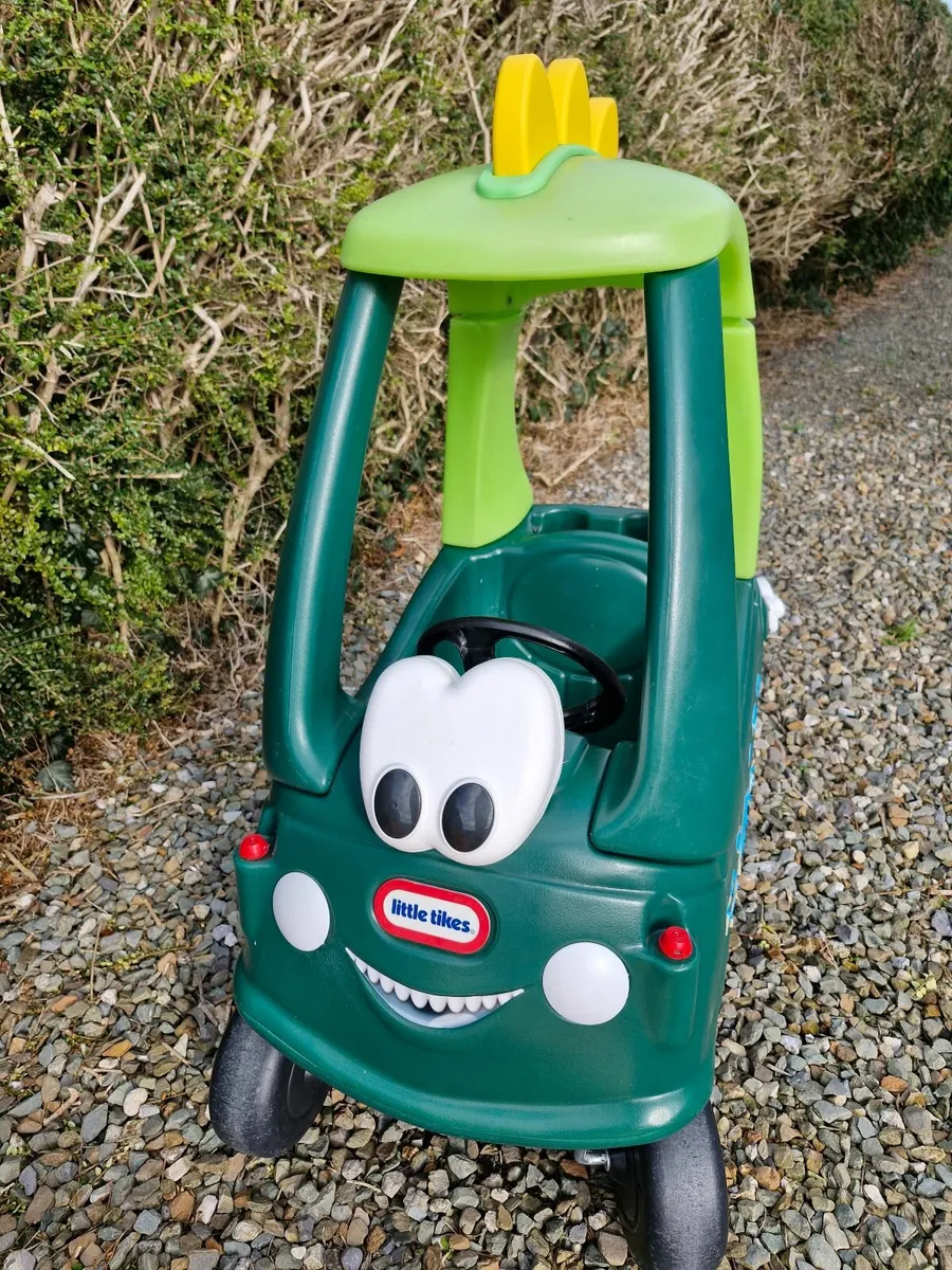 Little tikes coupe car and slide - Image 1