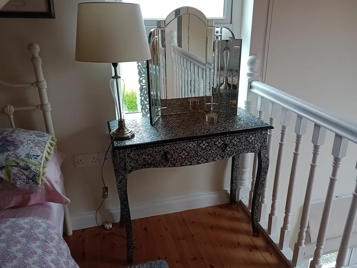 Beautiful dressing table - Image 2