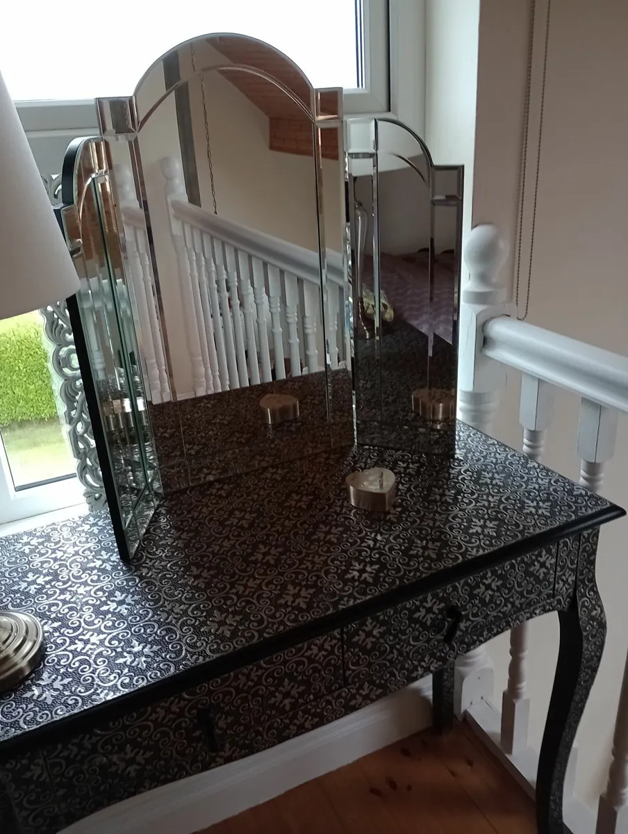 Beautiful dressing table - Image 3