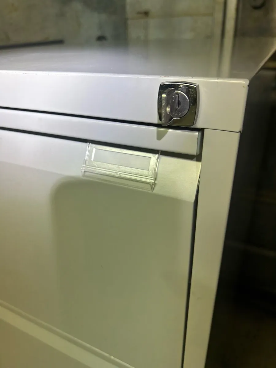 Filing cabinet - Image 2