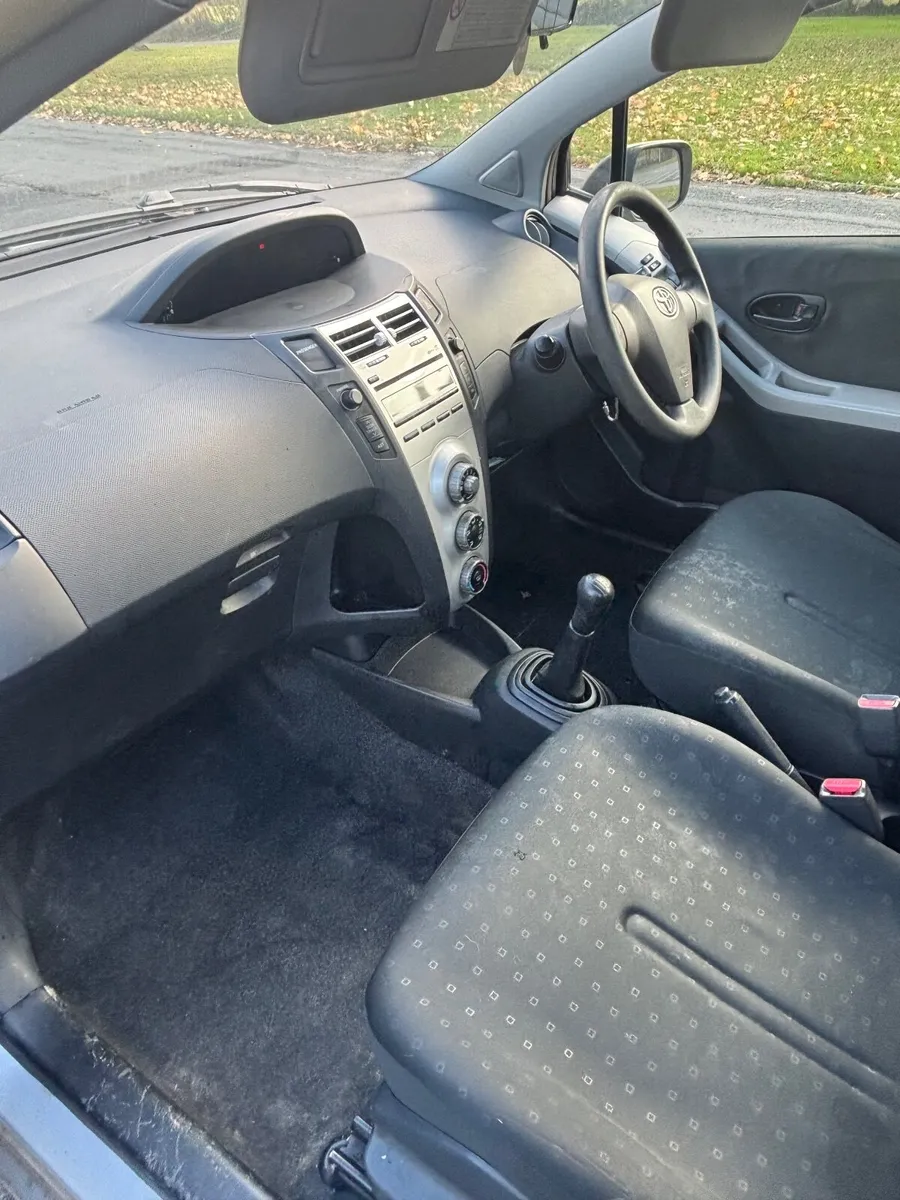 Toyota Yaris 2006 - Image 2