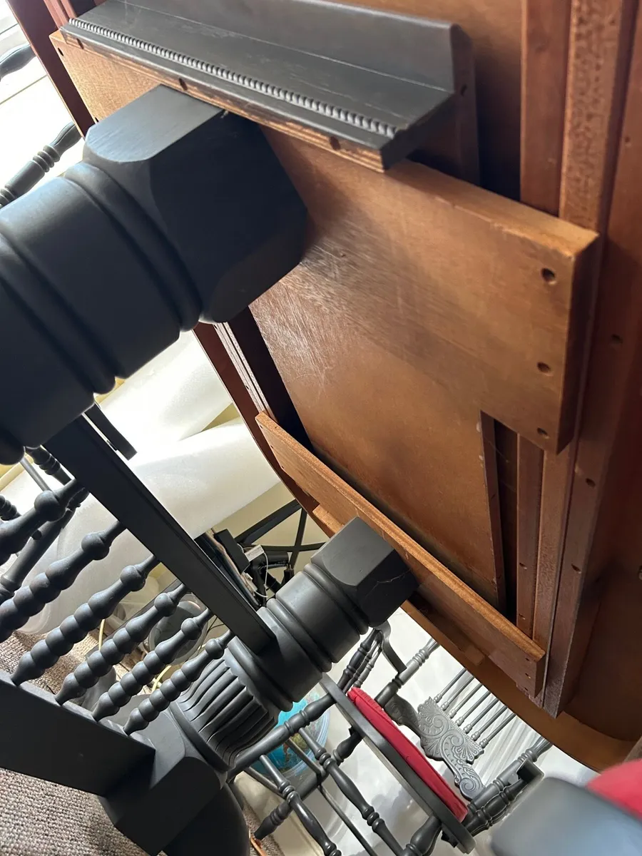 Table and 6 chairs - Image 2