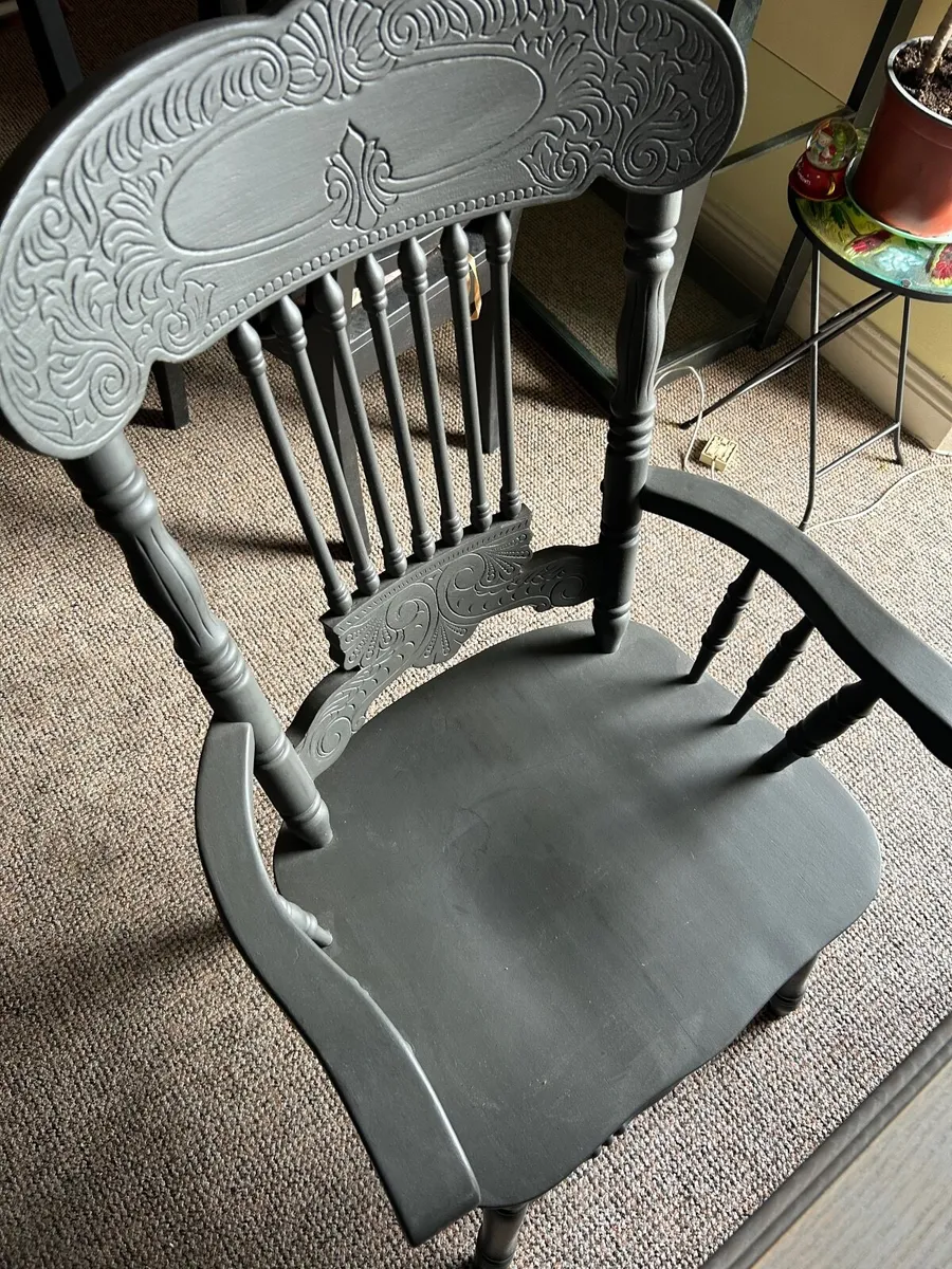 Table and 6 chairs - Image 3