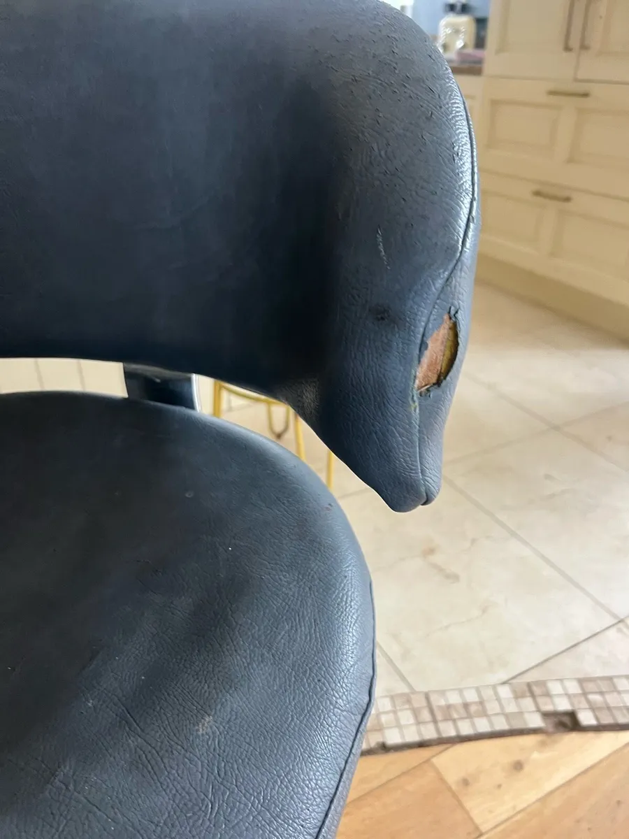 Kitchen Bar Stools - Image 4