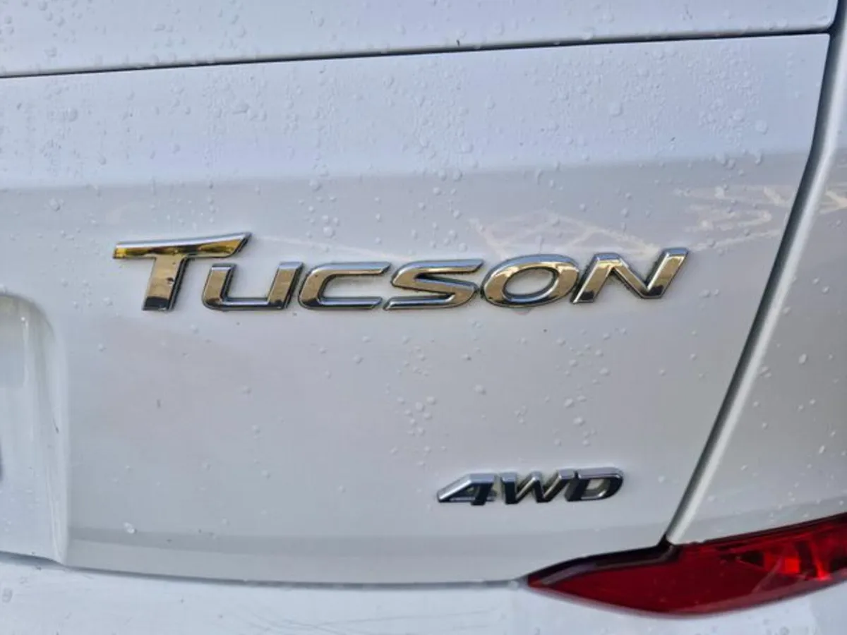 Hyundai Tucson 4WD Executive 5DR - Image 4