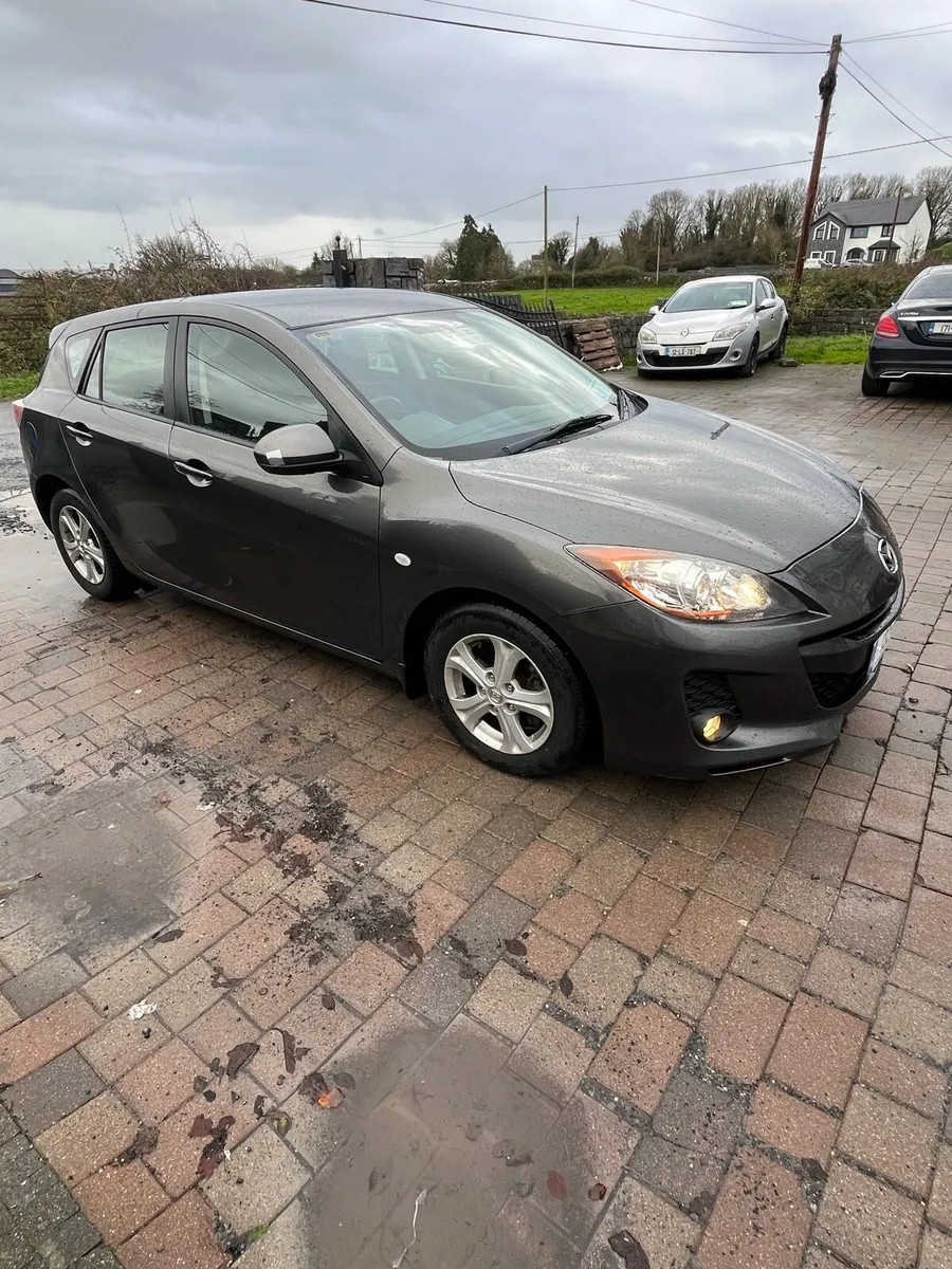 132 MAZDA 3 diesel new nct 11/26 and taxed - Image 1