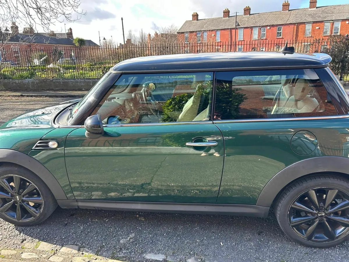 Mini Cooper 2013 - Image 2