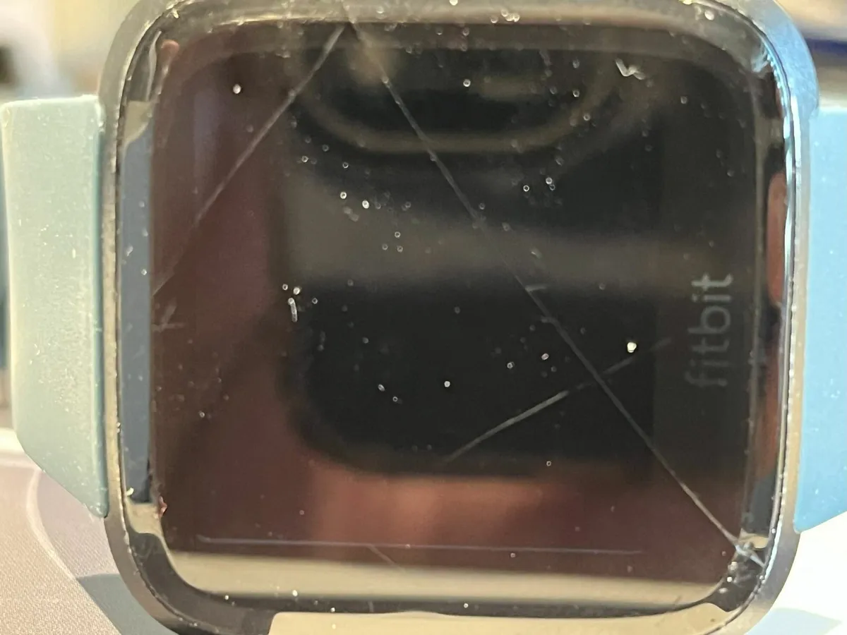Fitbit  Versa Large Black Cracked Screen - Image 1