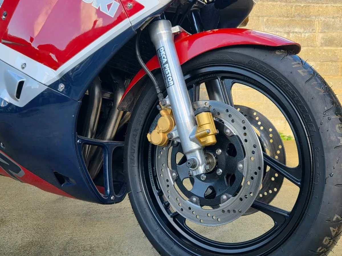 '86 Suzuki GSXR 750 Slabside - Image 2