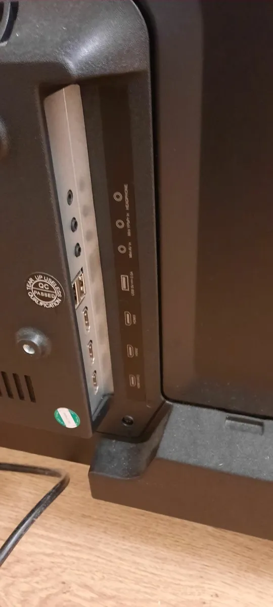 House clearance- desk/mirror/coffee table/bike - Image 2