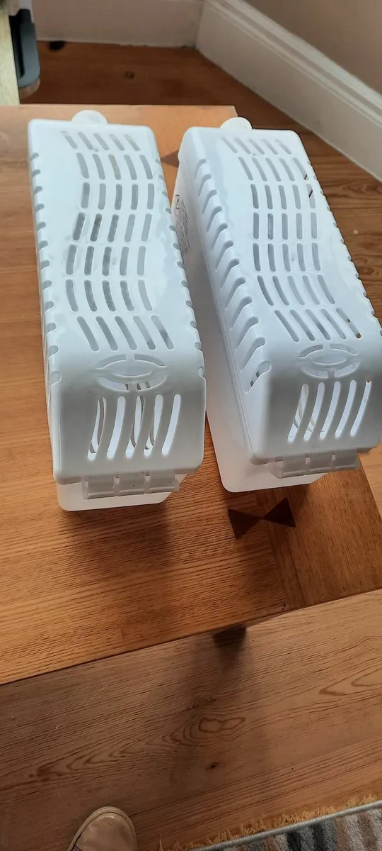 House clearance- desk/mirror/coffee table/bike - Image 4