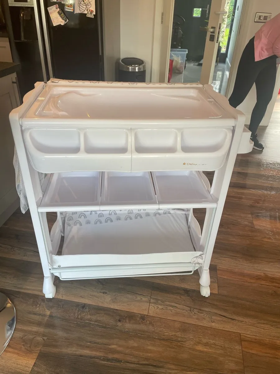 Babyloo Smart Baby Changing Unit & Bath - Image 1