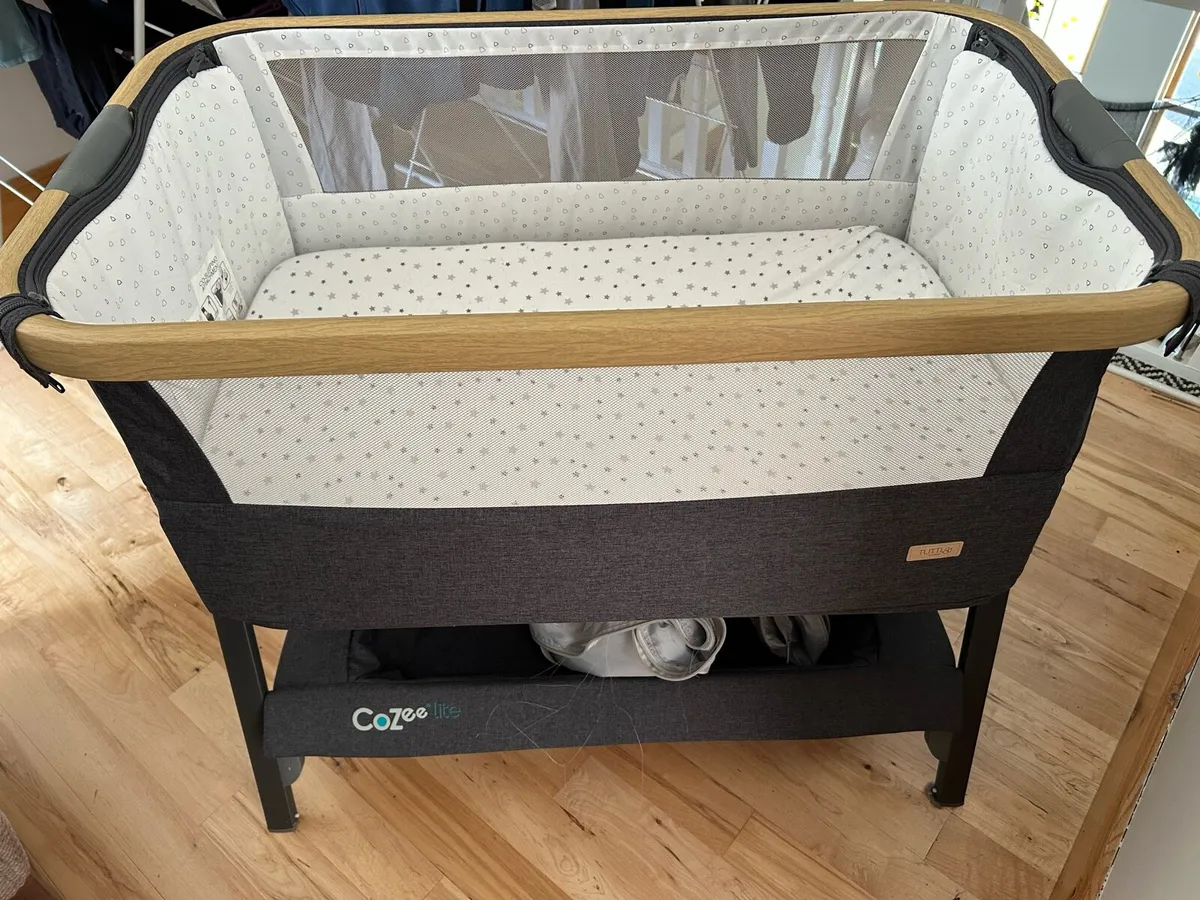 Bedside crib /travel cot with memory foam mattress - Image 1