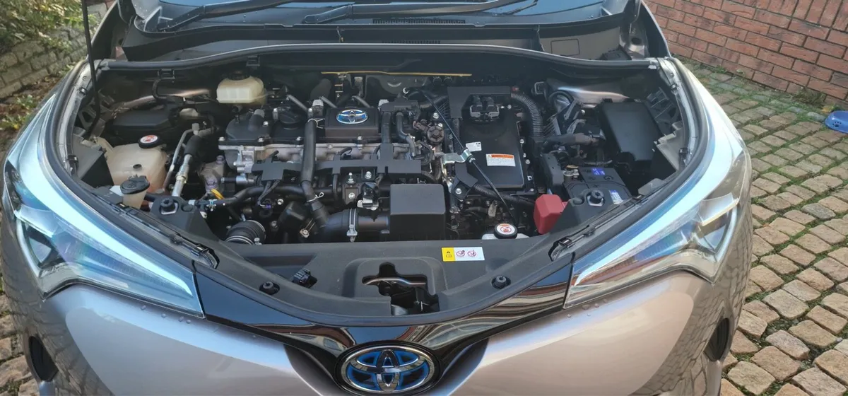 TOYOTA CHR HYBRID SPORT - Image 3