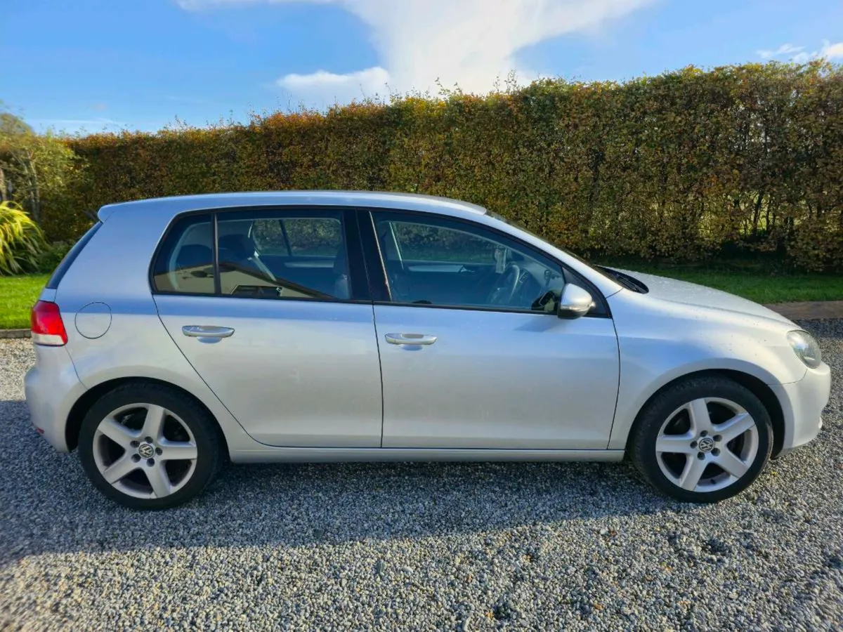 Volkswagen Golf 1.6 Diesel TDI 2012 - Image 2