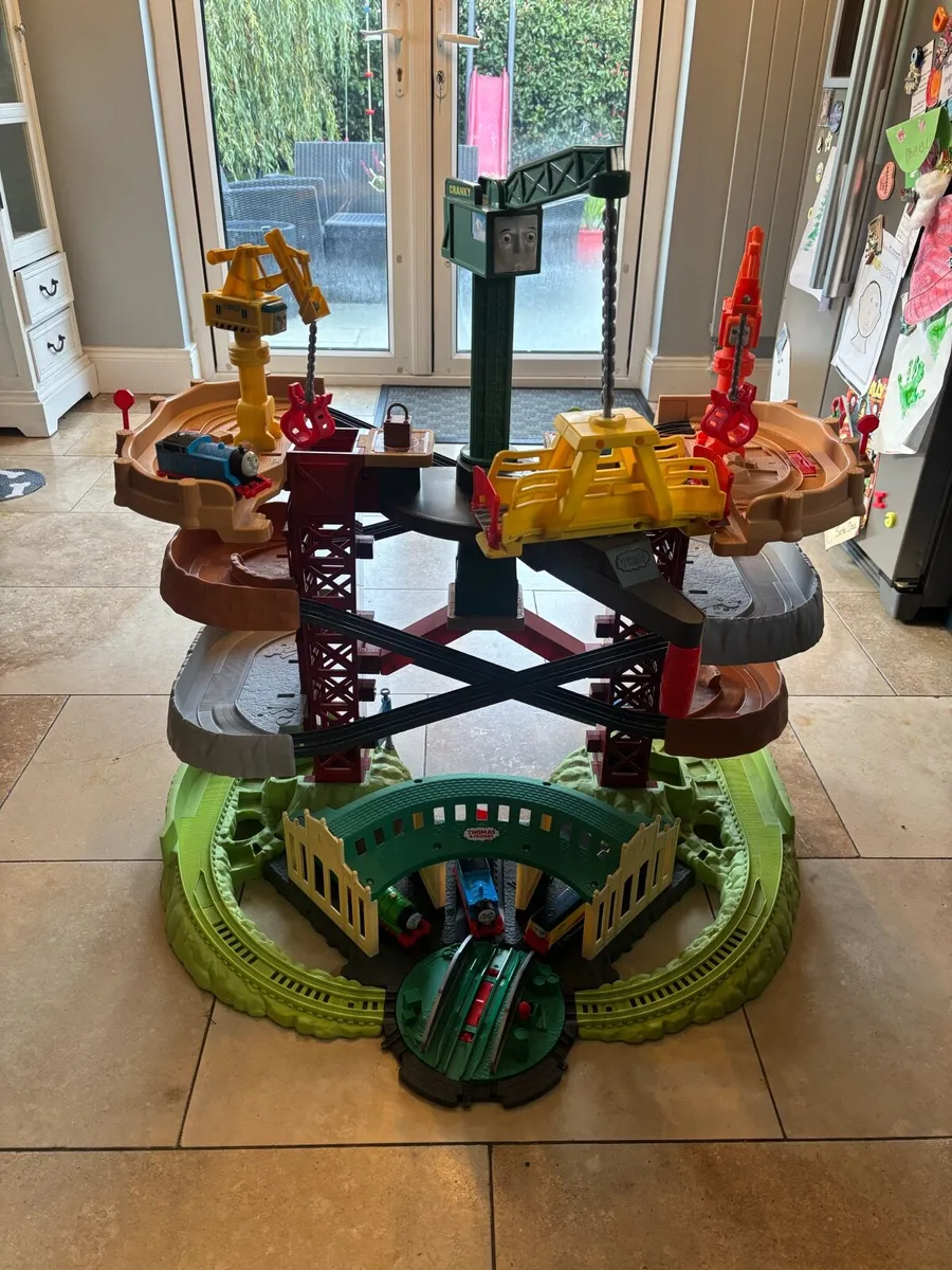 Thomas & Friends Trains and Cranes Super Tower - Image 2