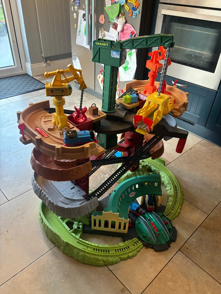 Thomas & Friends Trains and Cranes Super Tower - Image 1