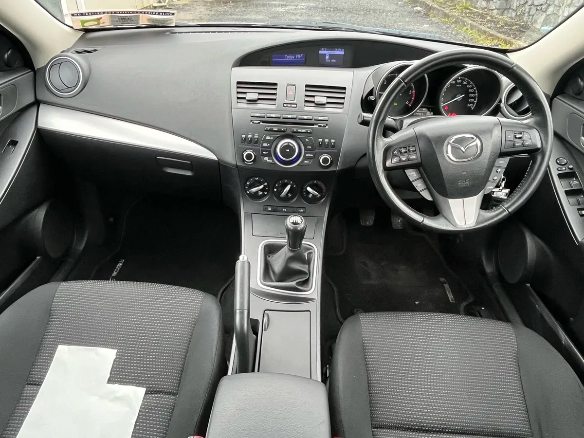 132 MAZDA 3 diesel new nct 11/26 and taxed - Image 3