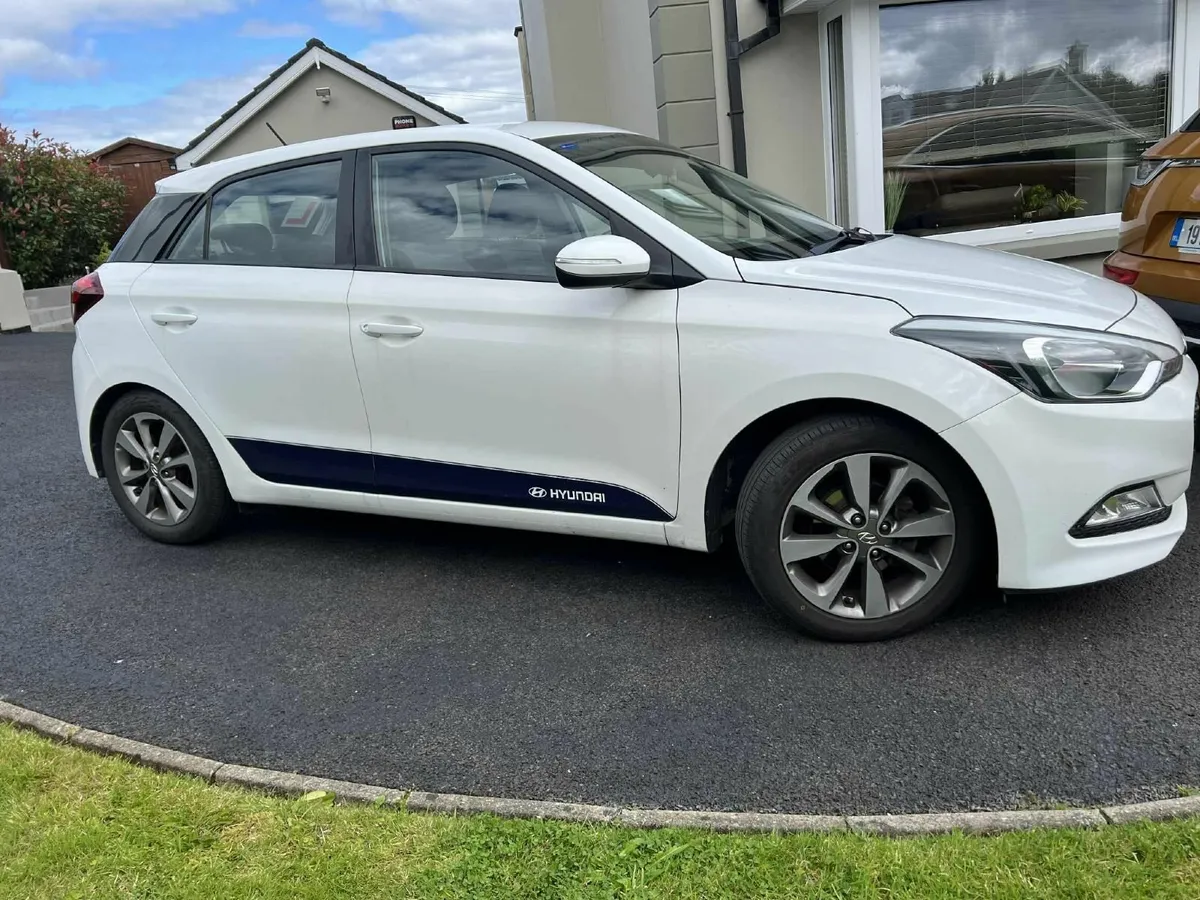 Hyundai i20 2015 - Image 2