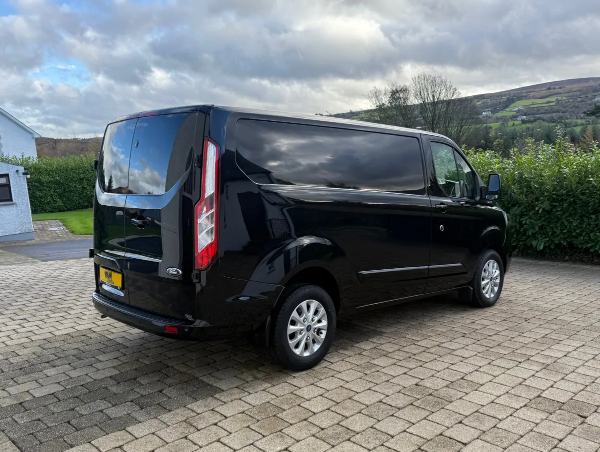 2021 (212reg) Ford Transit Custom Limited 130 SWB - Image 4
