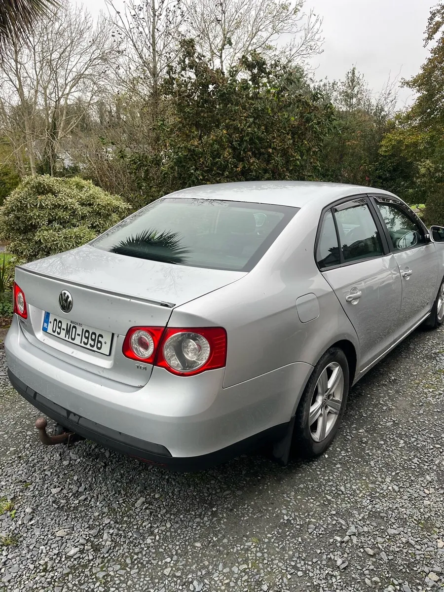 Volkswagen Jetta - Image 4