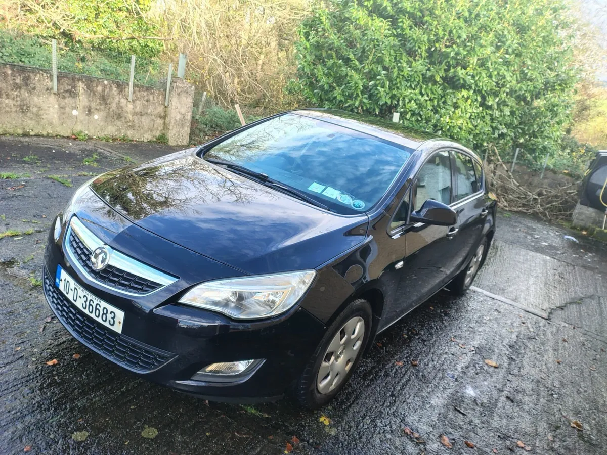 Vauxhall Astra 2010 - Image 2