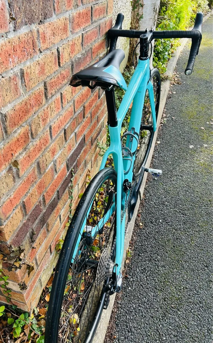 Bianchi sprint carbon Ultegra disc - Image 4