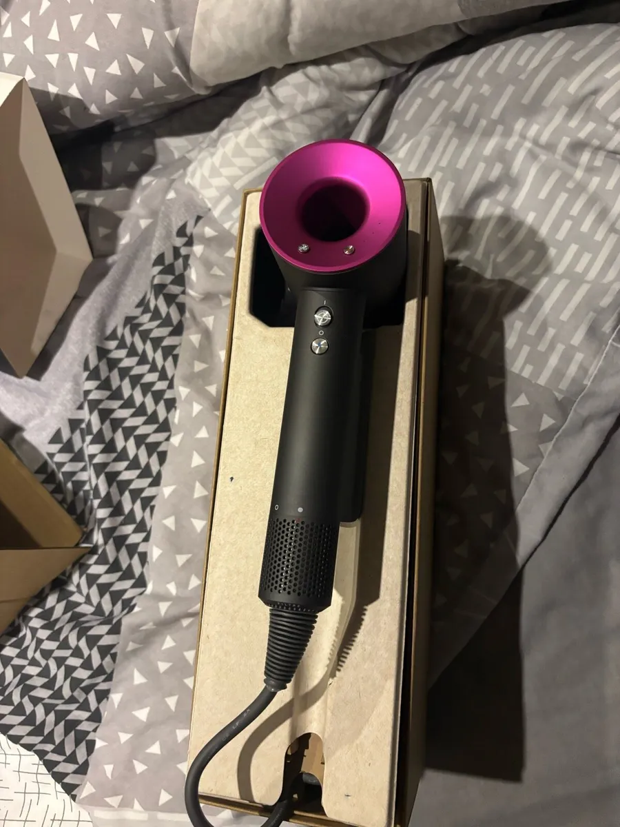 Dyson supersonic hairdryer - Image 2