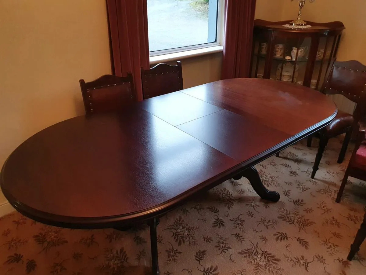 Dining Table & Chairs - Image 4