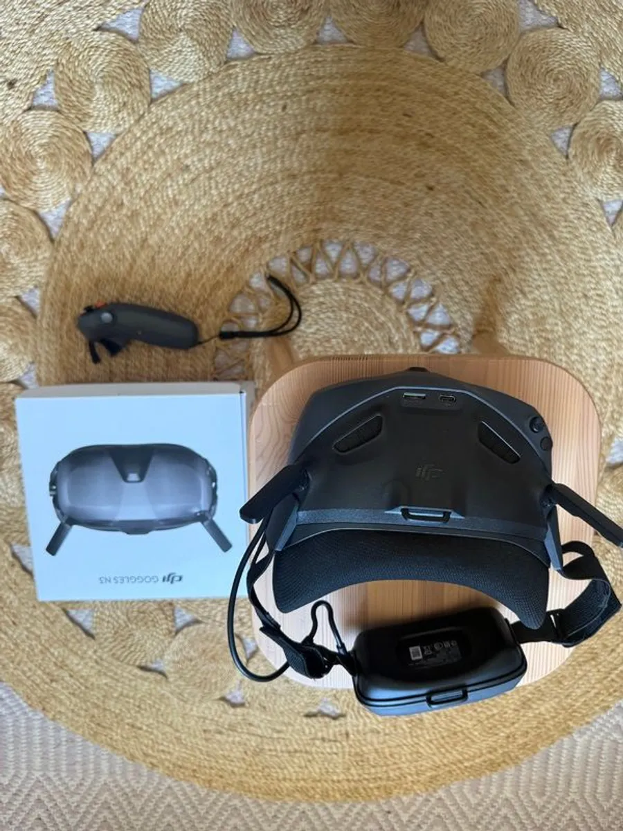 Dji goggles and controller bundle - Image 1