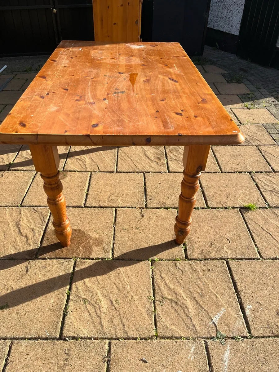 Solid pine dining table - Image 2