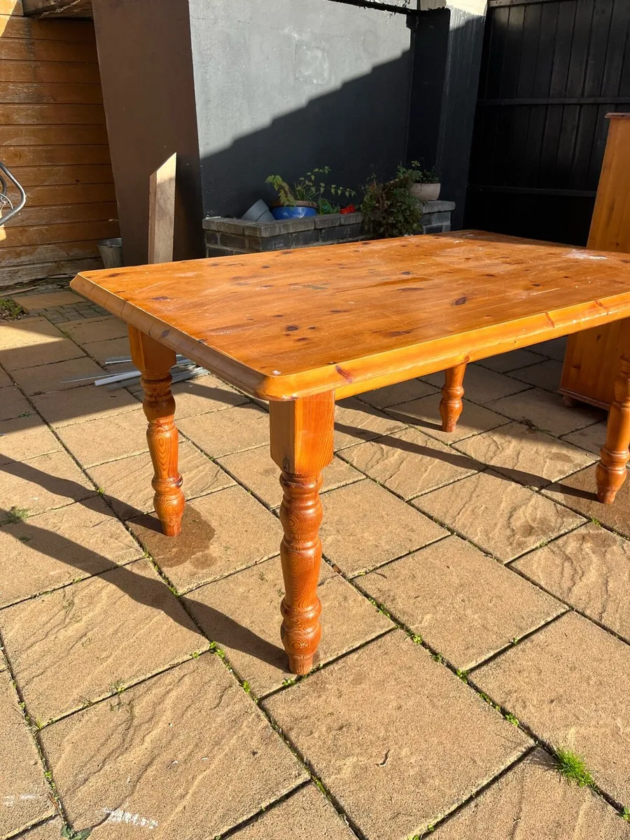 Solid pine dining table - Image 4