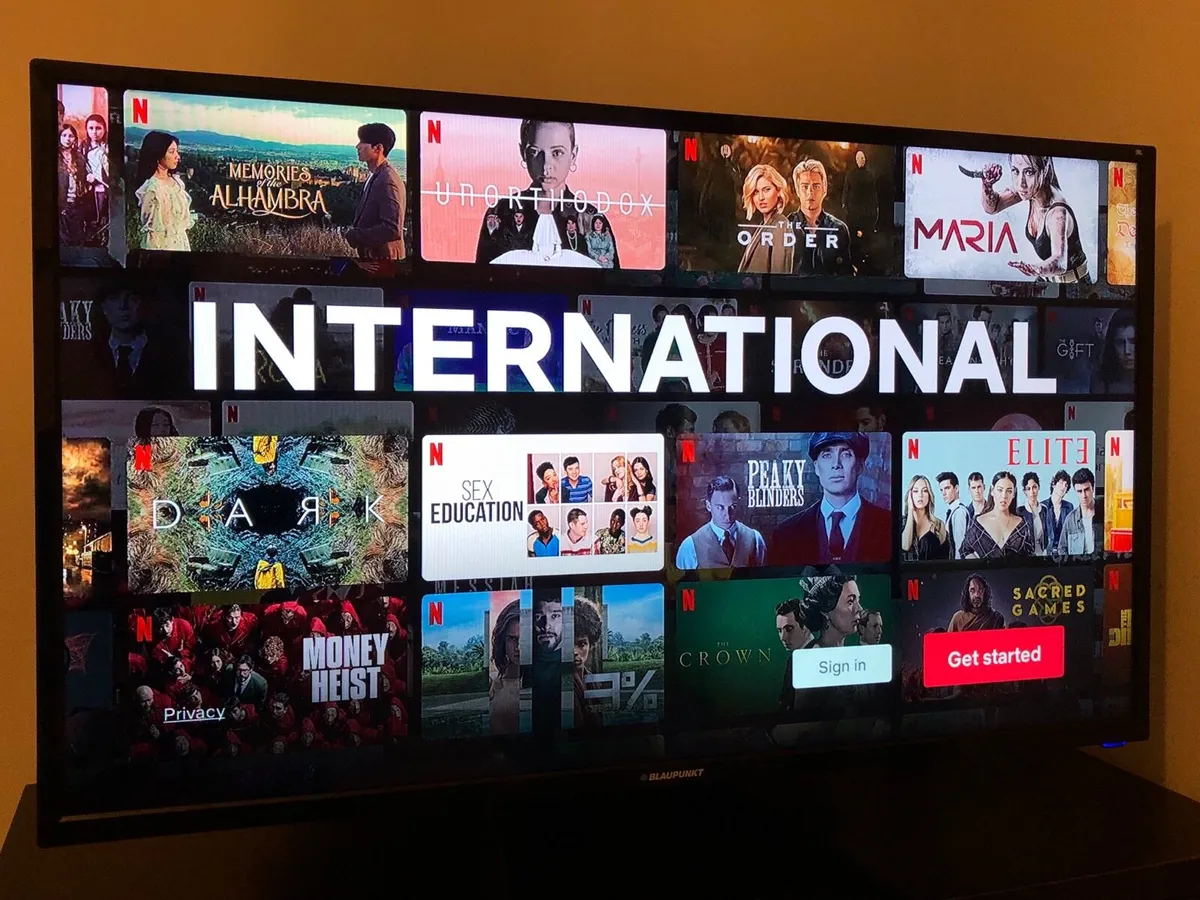 40" Smart TV (Blaupunkt) - Image 1