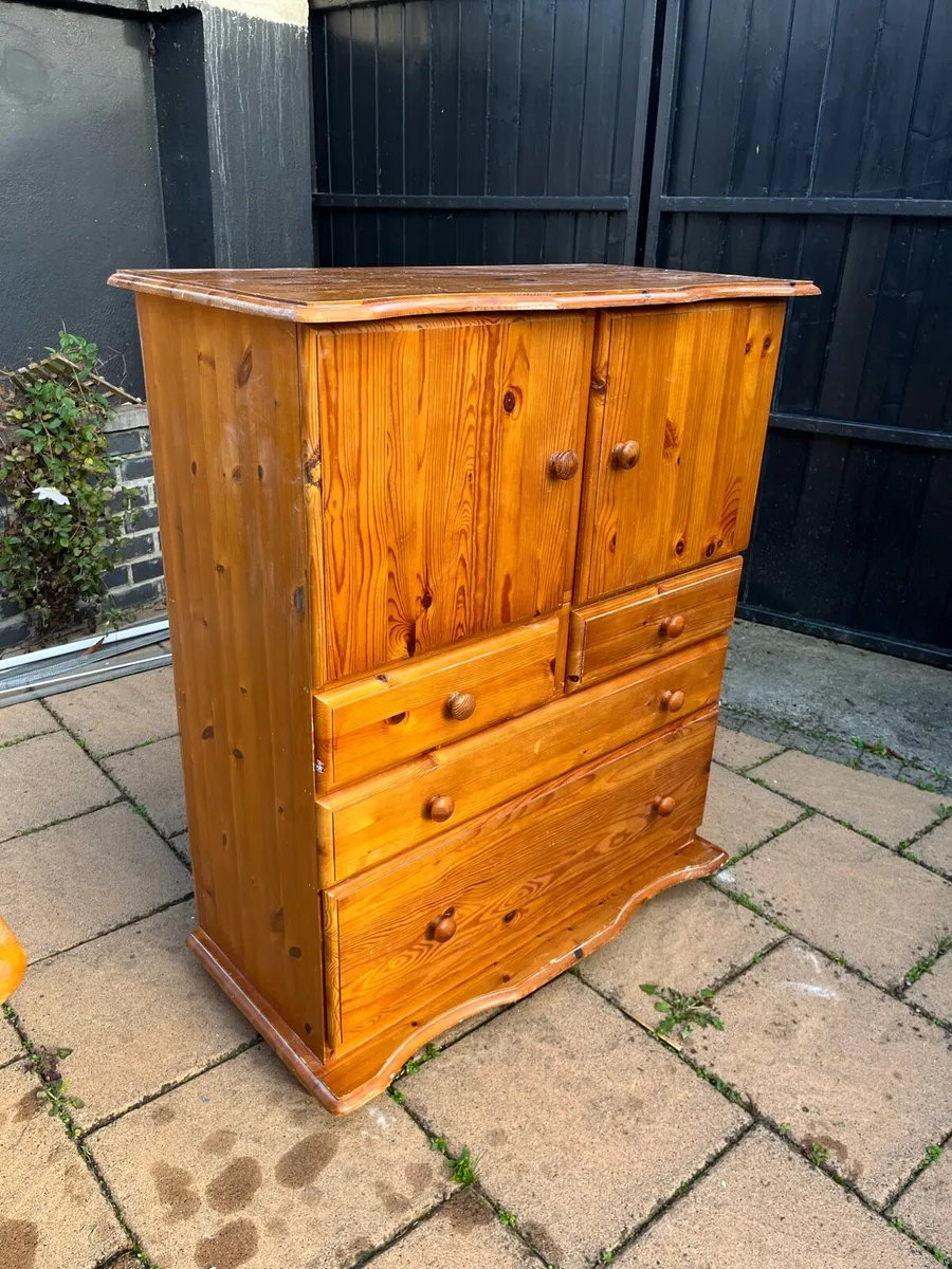Solid pine chest of drawers - Image 1