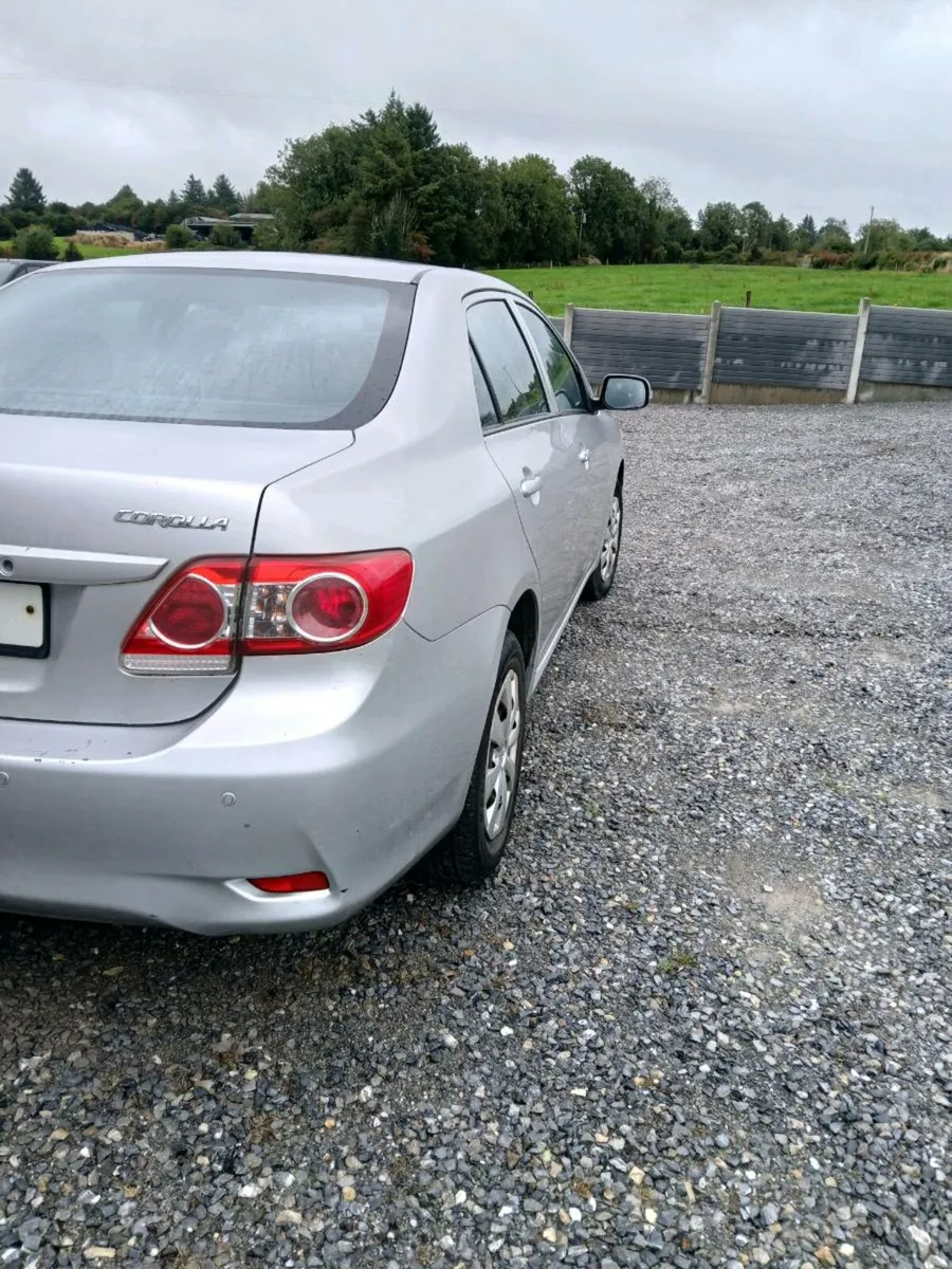 Toyota corolla - Image 4