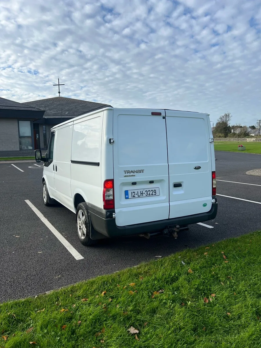 Ford Transit - Image 4