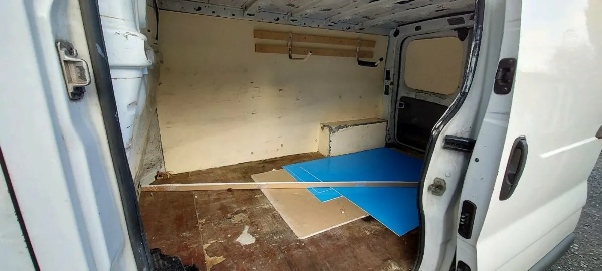 Opel vivaro 2.0 diesel 2008 - Image 4