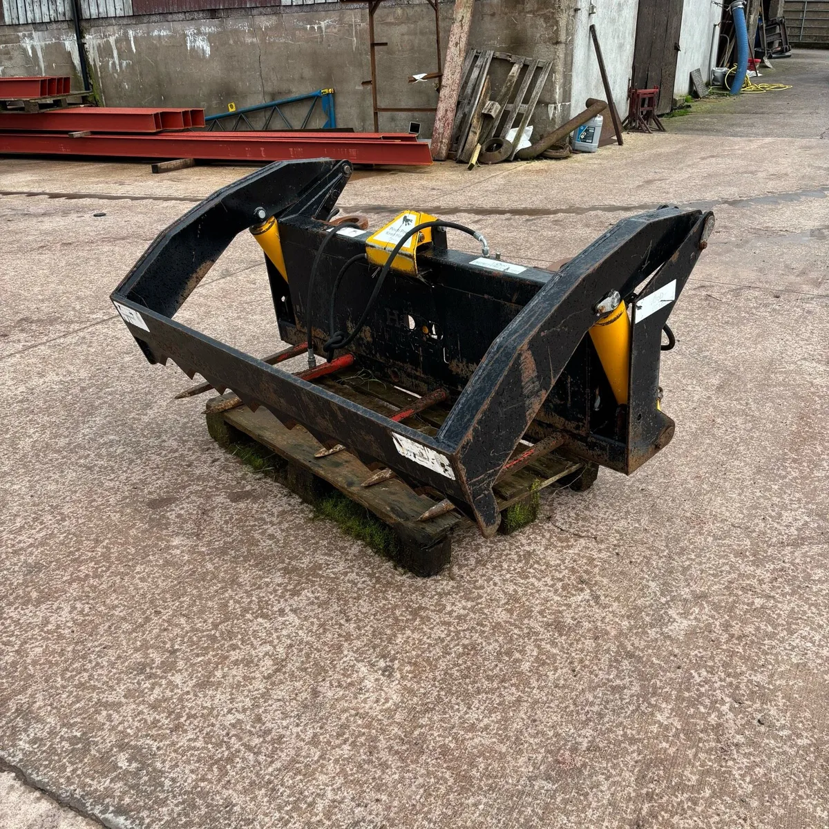 Bale Splitter with wrap catch - Image 1